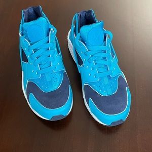 Nike Air Huarache women's